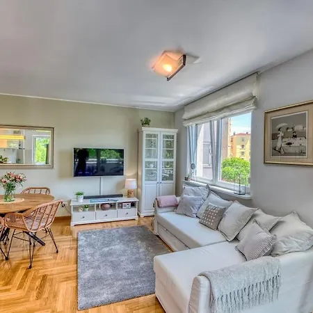 Masha Dreamhome Apart *