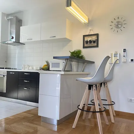 Masha Dreamhome Apart Apartment