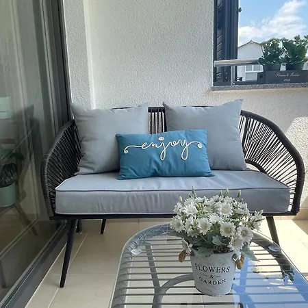 Masha Dreamhome Apart